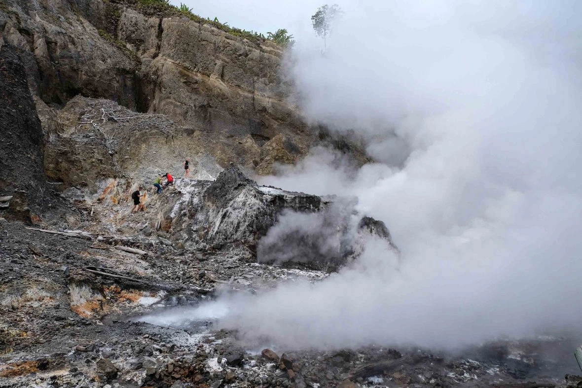 Mount Colo volcanic crater, Bomba Atoll — the archipelago's signature landscapes